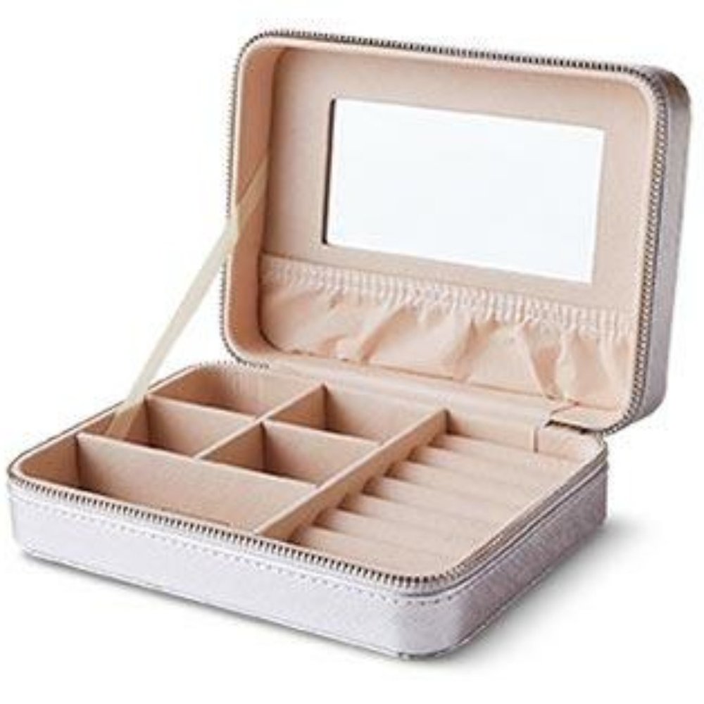 NWT Zipped Travel Jewelry Box